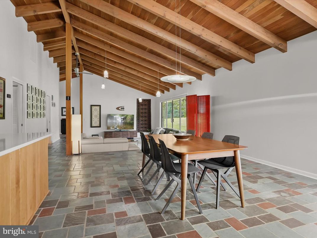 Dining room, Interior, Pendant Lights, Wooden Beams, Wooden Ceilings