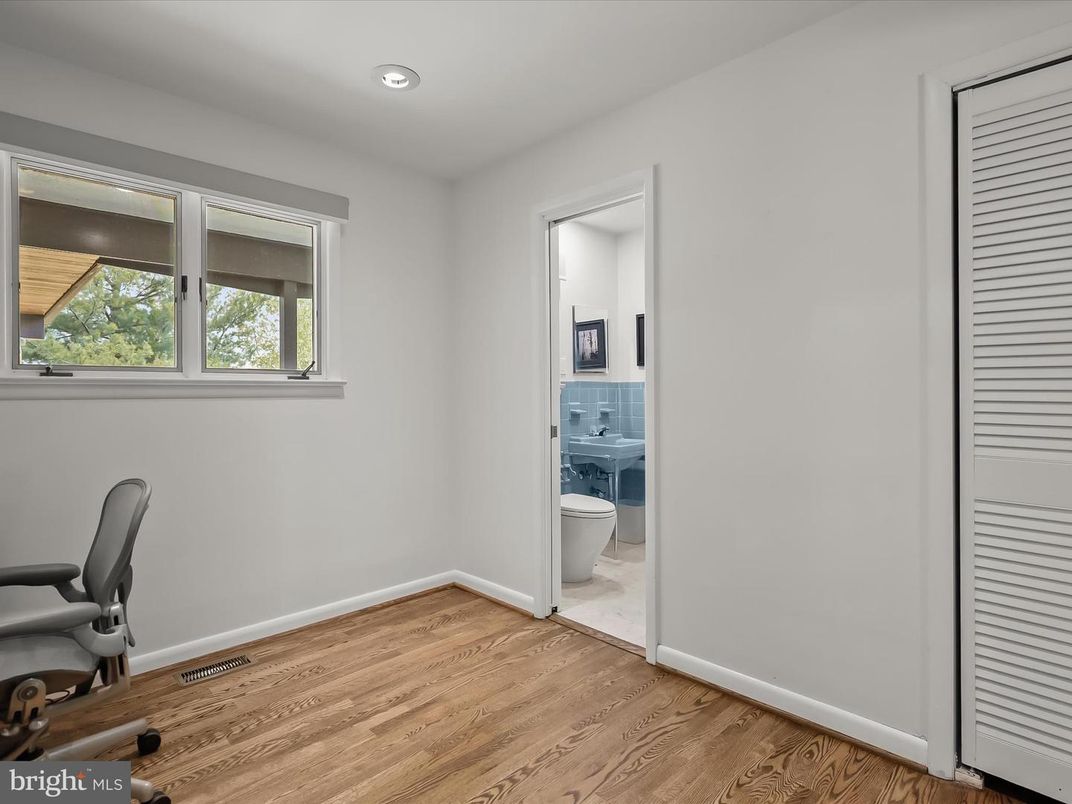 Bathroom, Home Office, Interior, Recessed Lighting, Wood Texture Flooring