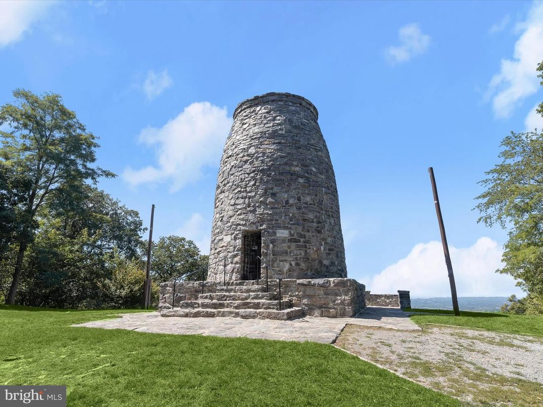 Exterior, Fireplace