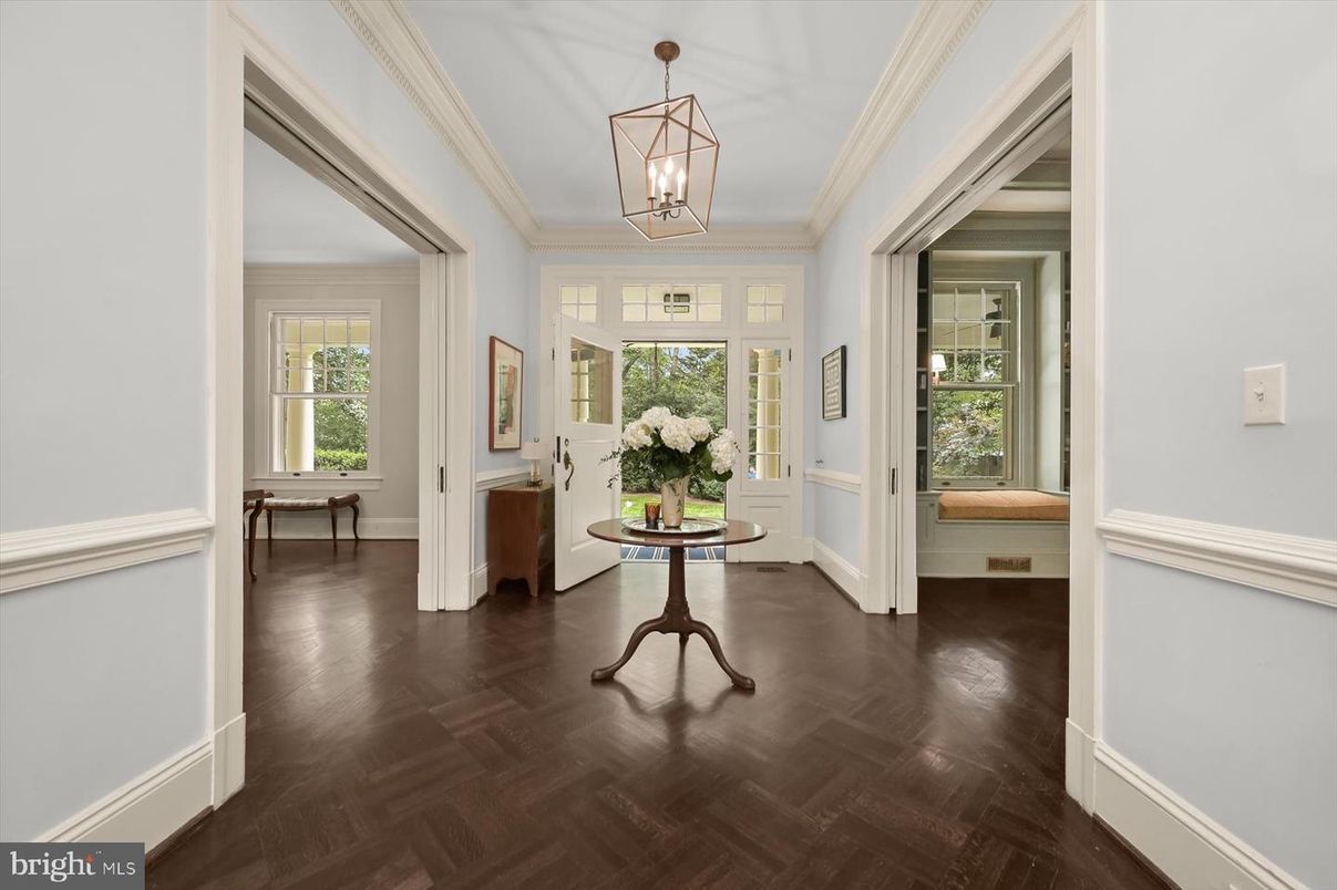 Interior, Pendant Lights, Wood Texture Flooring