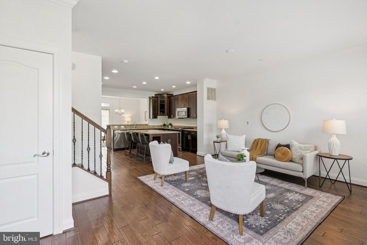 Dining room, Interior, Kitchen, Living room, Pendant Lights, Recessed Lighting, Stainless Steel Appliances, Wood Texture Flooring