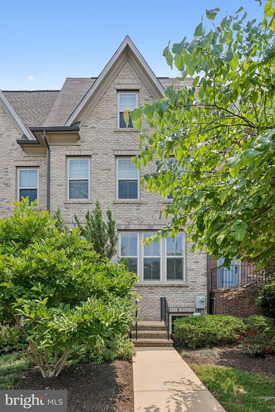 Exterior, Facade, Brick Facade, Brick Traditional