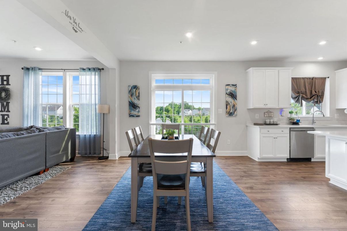 Dining room, Interior, Kitchen, Recessed Lighting, Wood Texture Flooring