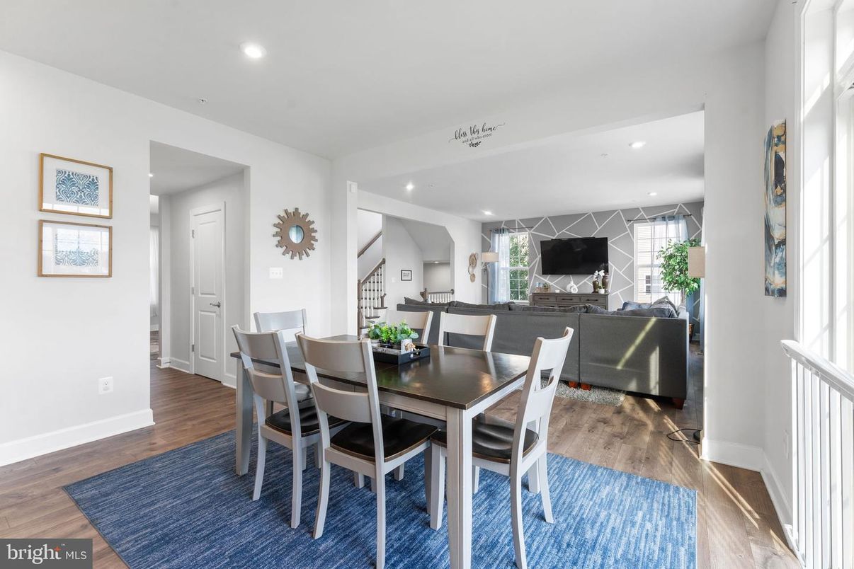Dining room, Interior, Living room, Recessed Lighting, Wood Texture Flooring