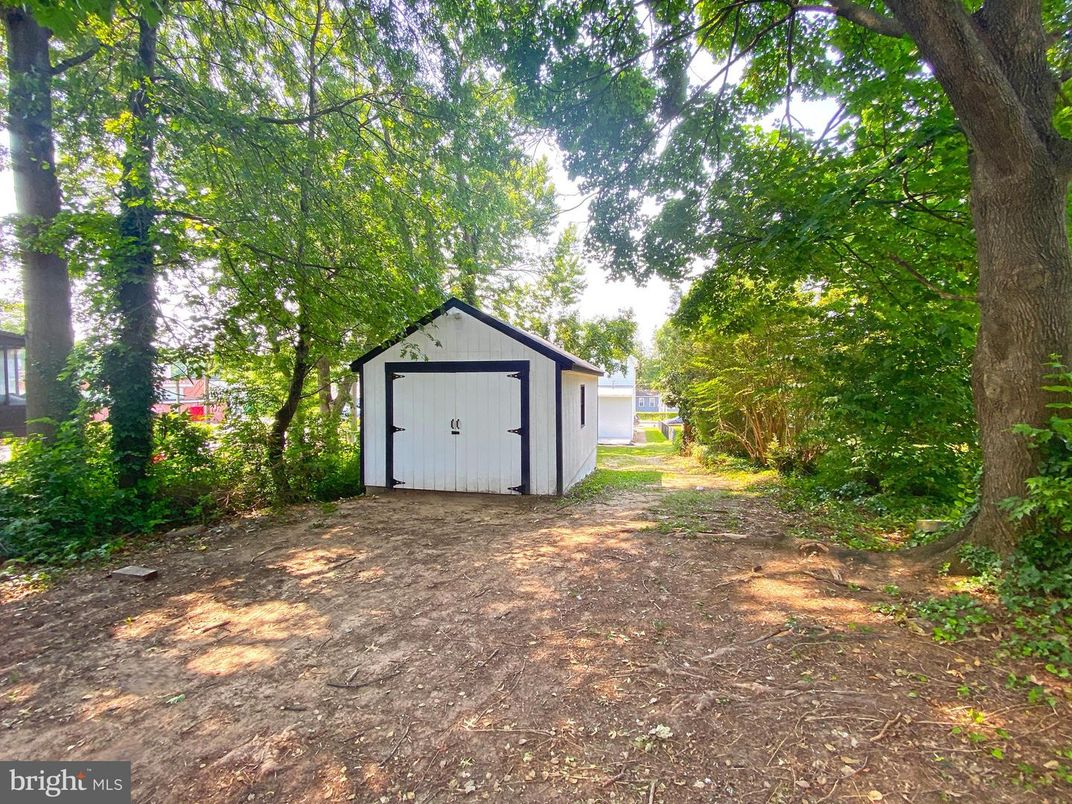 Backyard, Detached Garage, Exterior