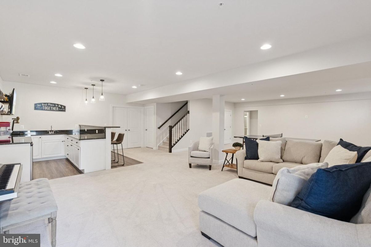 Interior, Kitchen, Living room, Pendant Lights, Recessed Lighting, Wood Texture Flooring