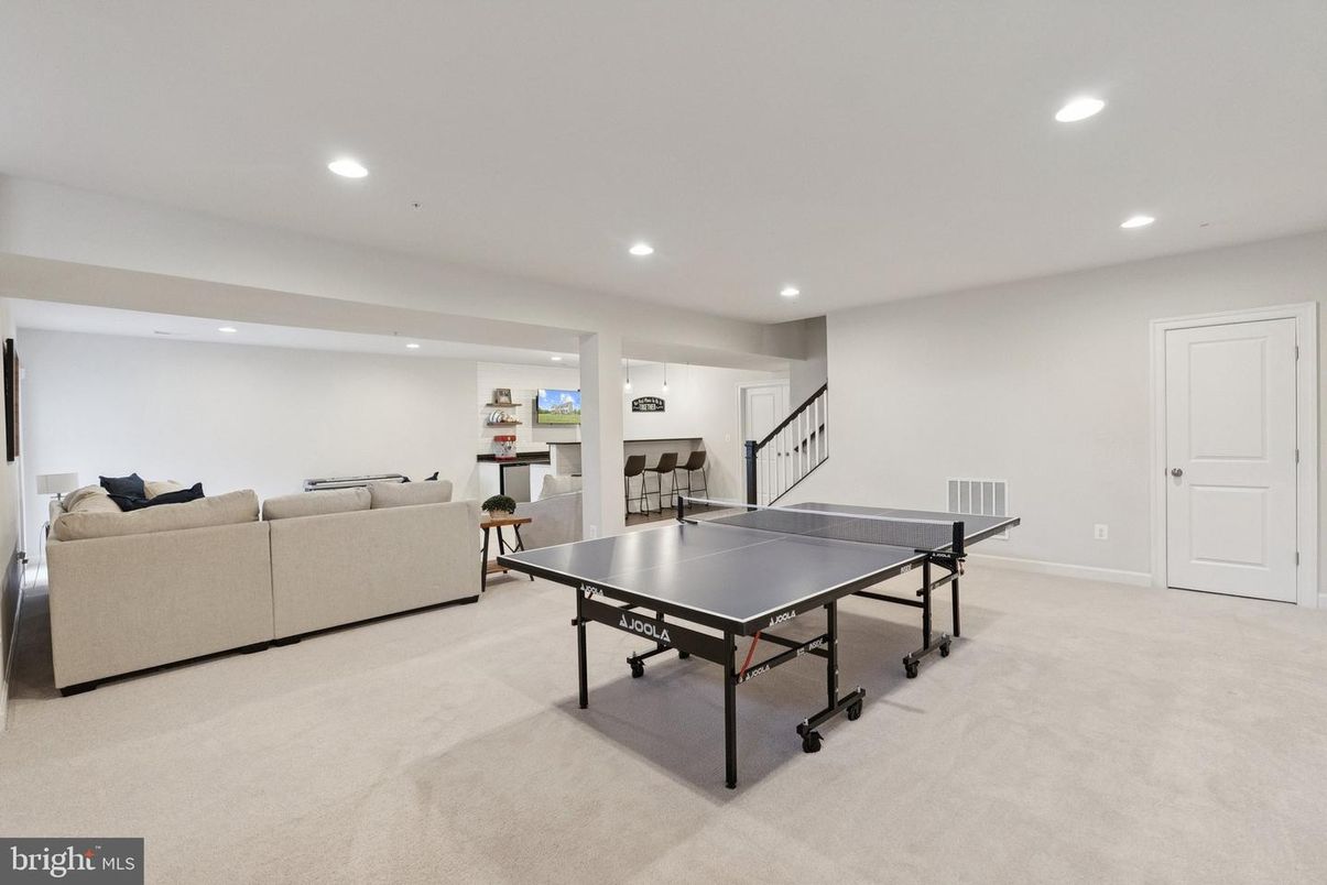 Game Room, Interior, Living room, Recessed Lighting
