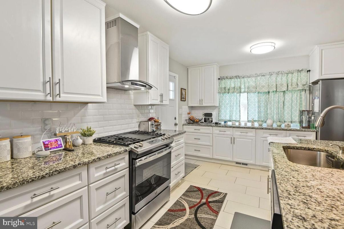 Interior, Kitchen, Stainless Steel Appliances
