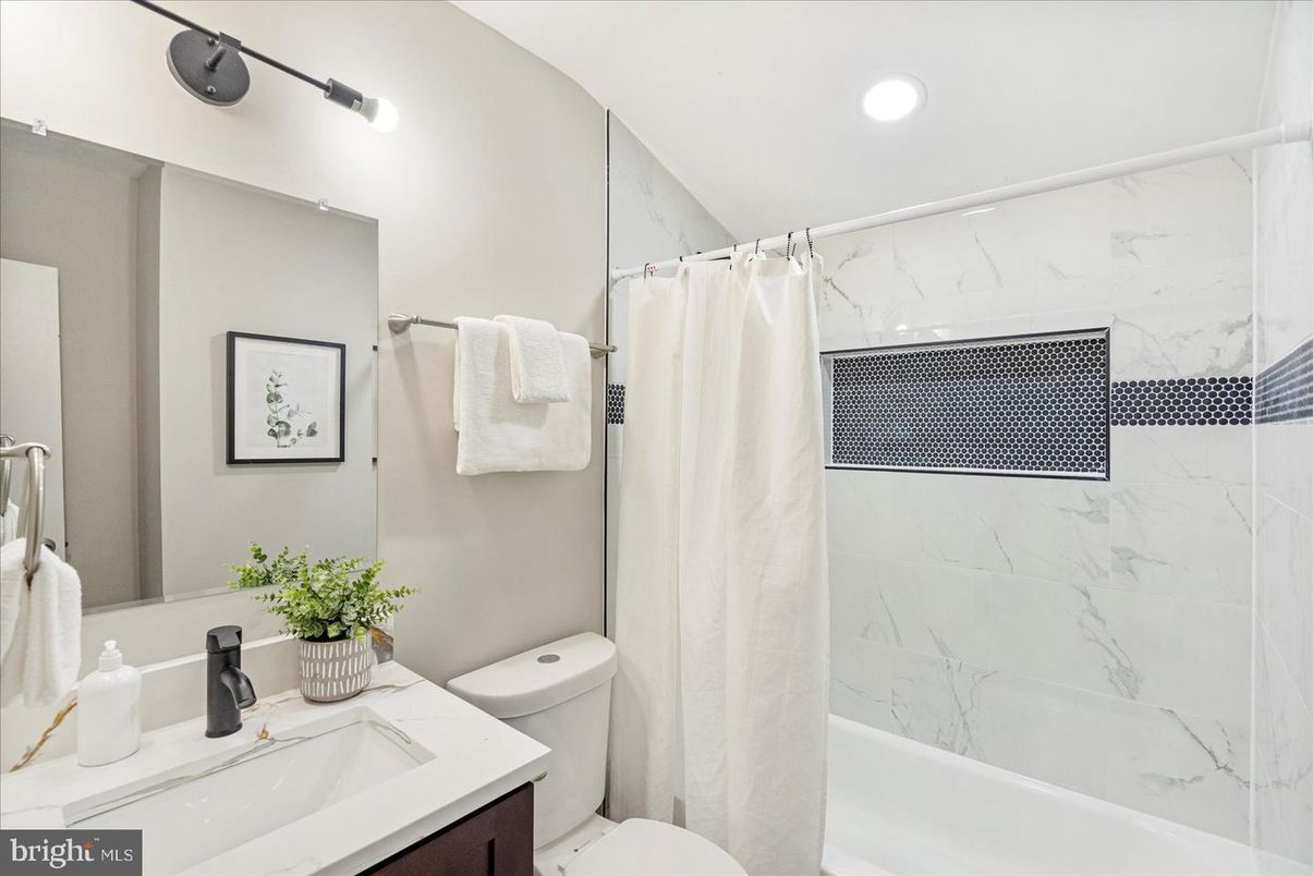 Bathroom, Interior, Marble Walls, Recessed Lighting
