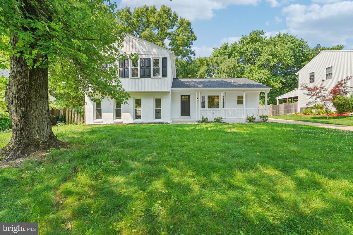 Backyard, Exterior, Facade, Farmhouse