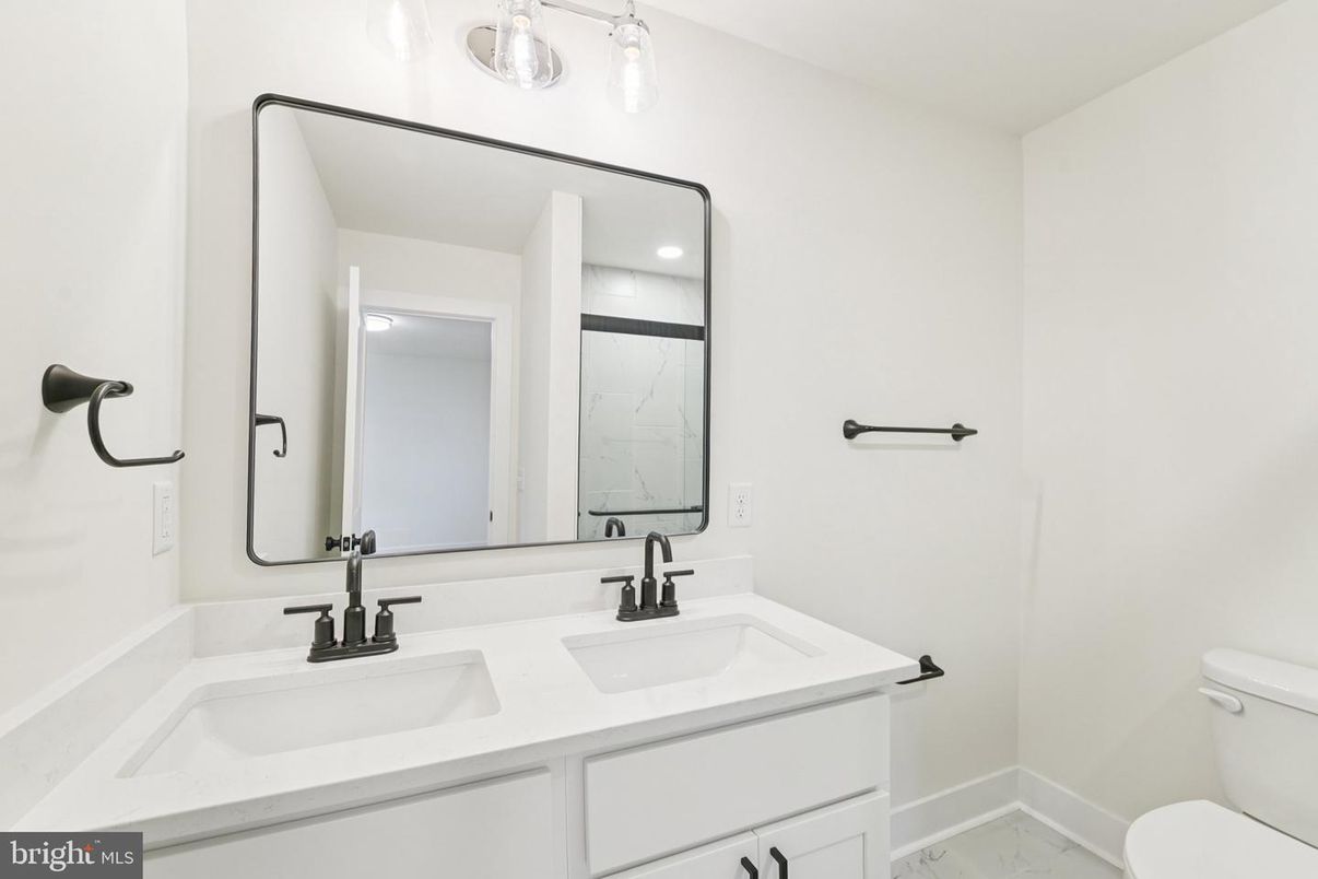 Bathroom, Dual Sink Vanities, Interior, Marble, Recessed Lighting