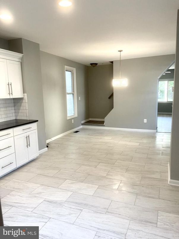 Empty room, Interior, Pendant Lights, Recessed Lighting
