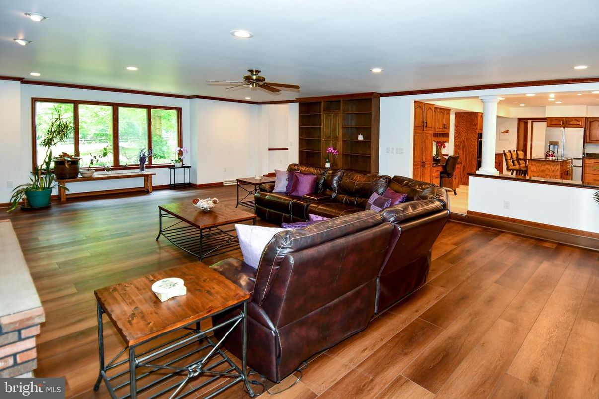Interior, Kitchen, Living room, Recessed Lighting, Wood Texture Flooring