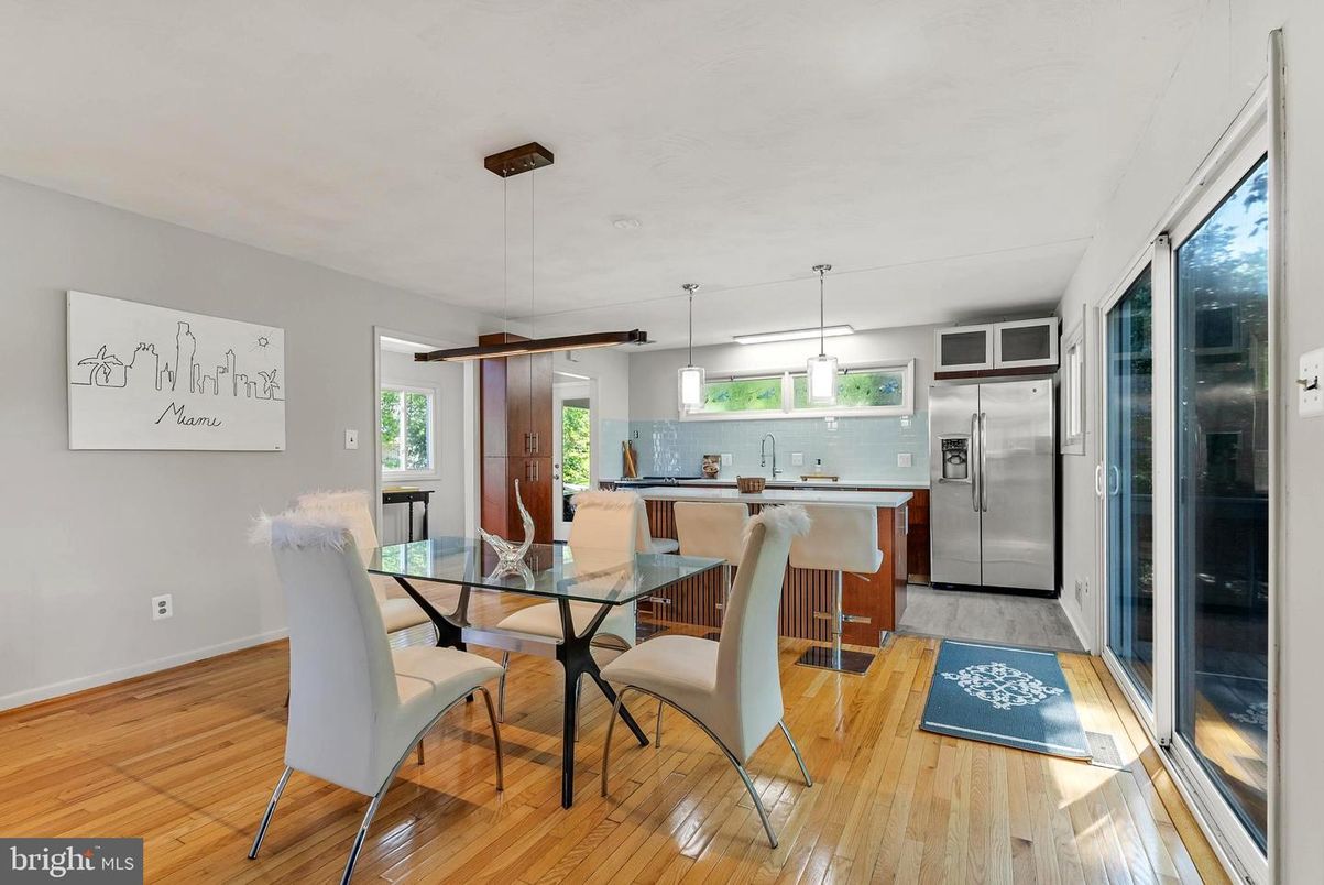 Dining room, Interior, Kitchen, Pendant Lights, Wood Texture Flooring