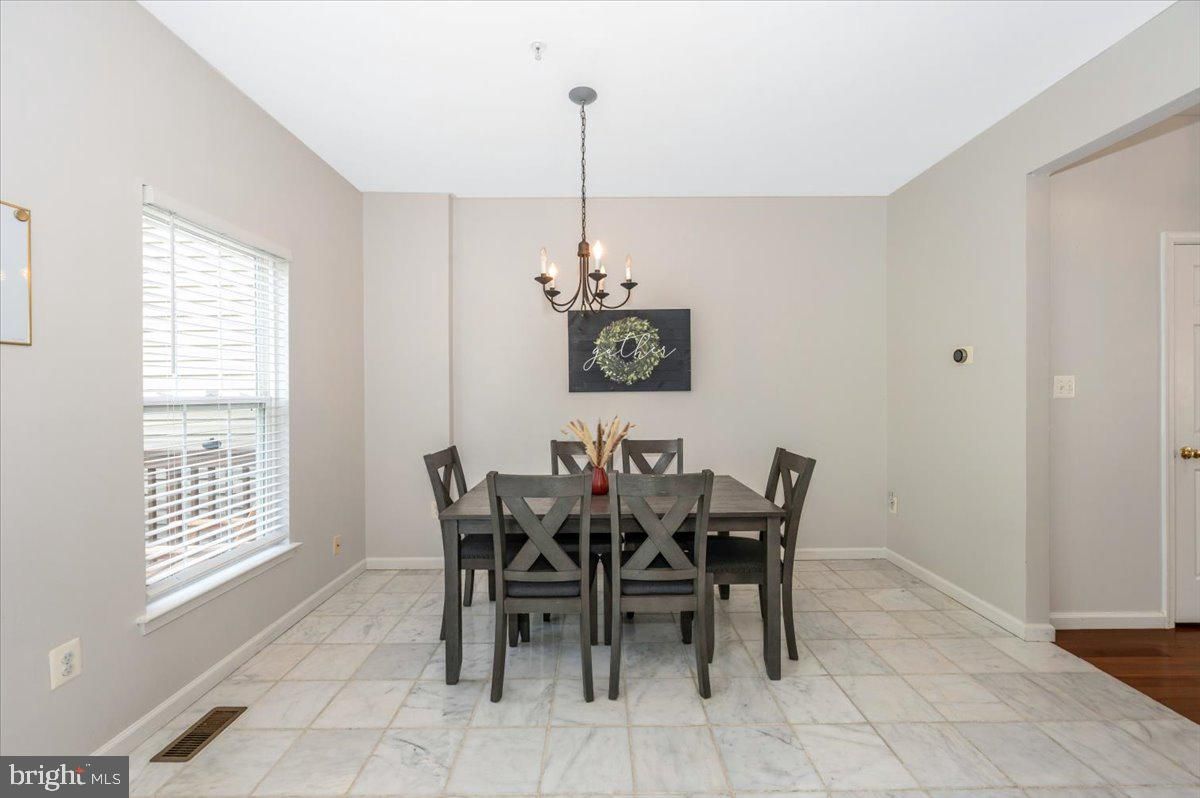 Chandelier, Dining room, Interior