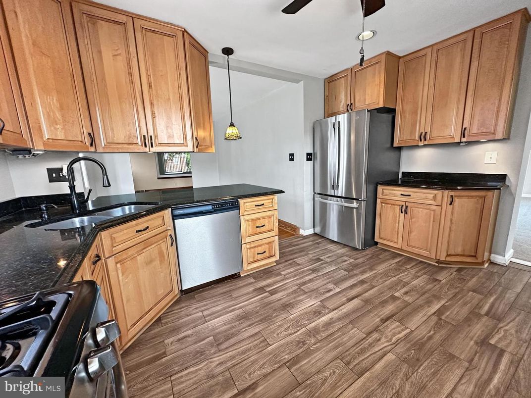 Interior, Kitchen, Pendant Lights, Wood Texture Flooring
