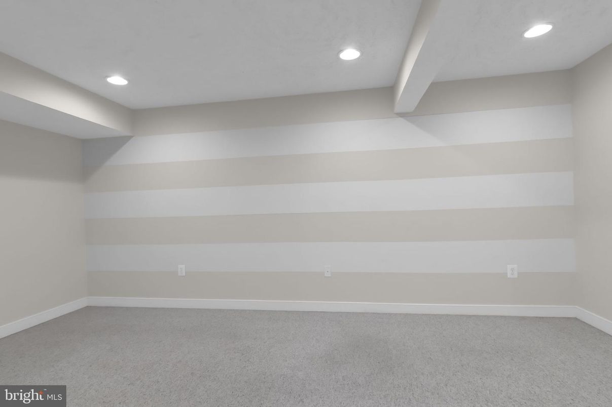 Empty room, Interior, Recessed Lighting