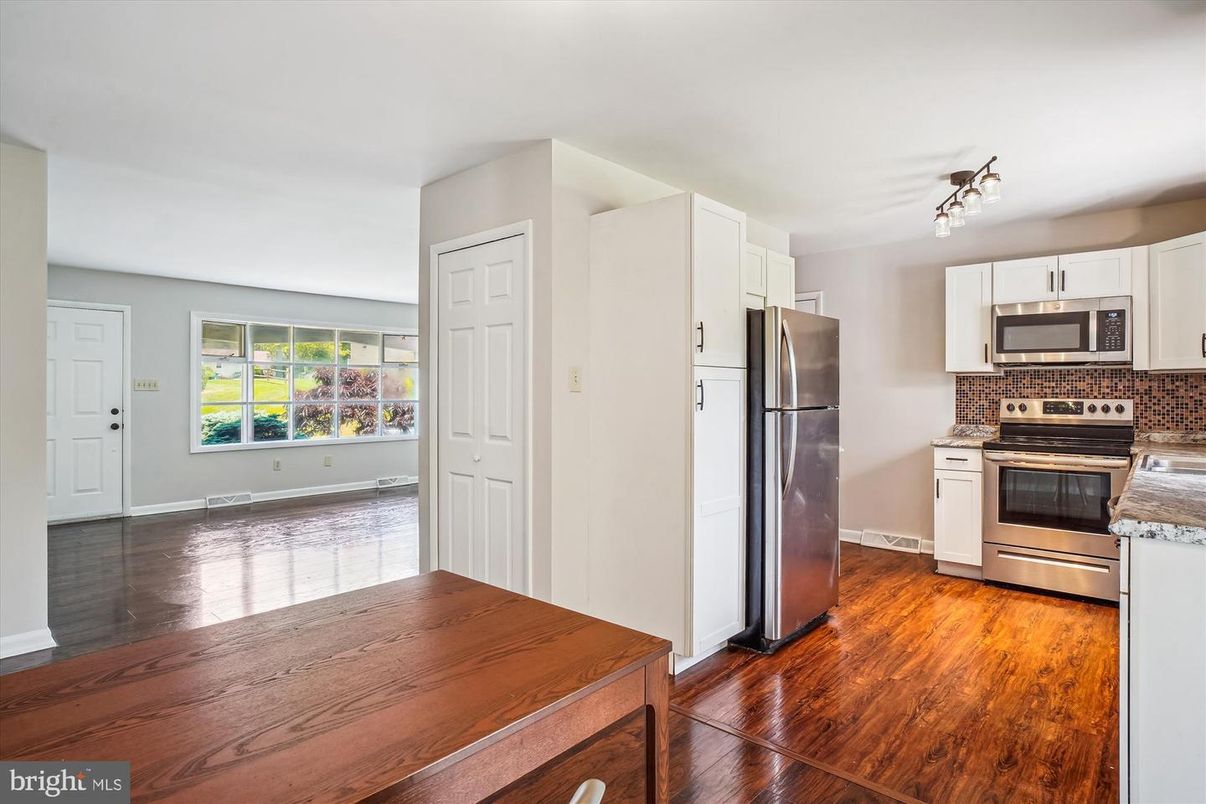 Interior, Kitchen, Stainless Steel Appliances, Wood Texture Flooring