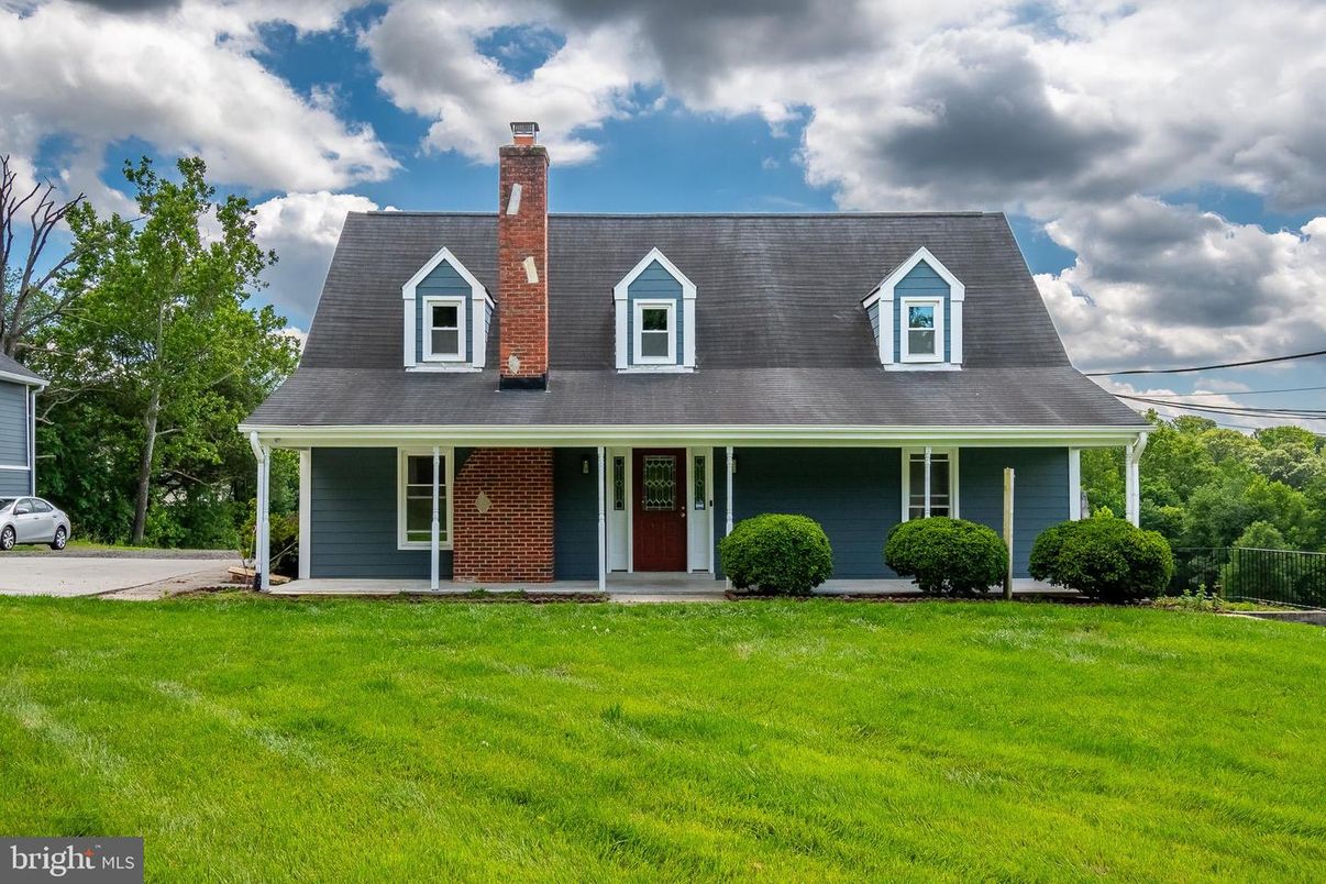 Exterior, Facade, Cape Cod