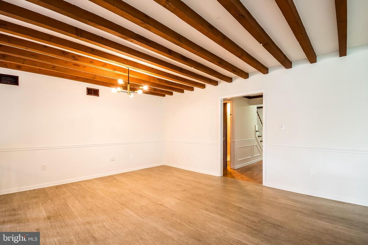 Empty room, Interior, Wooden Beams, Wood Texture Flooring