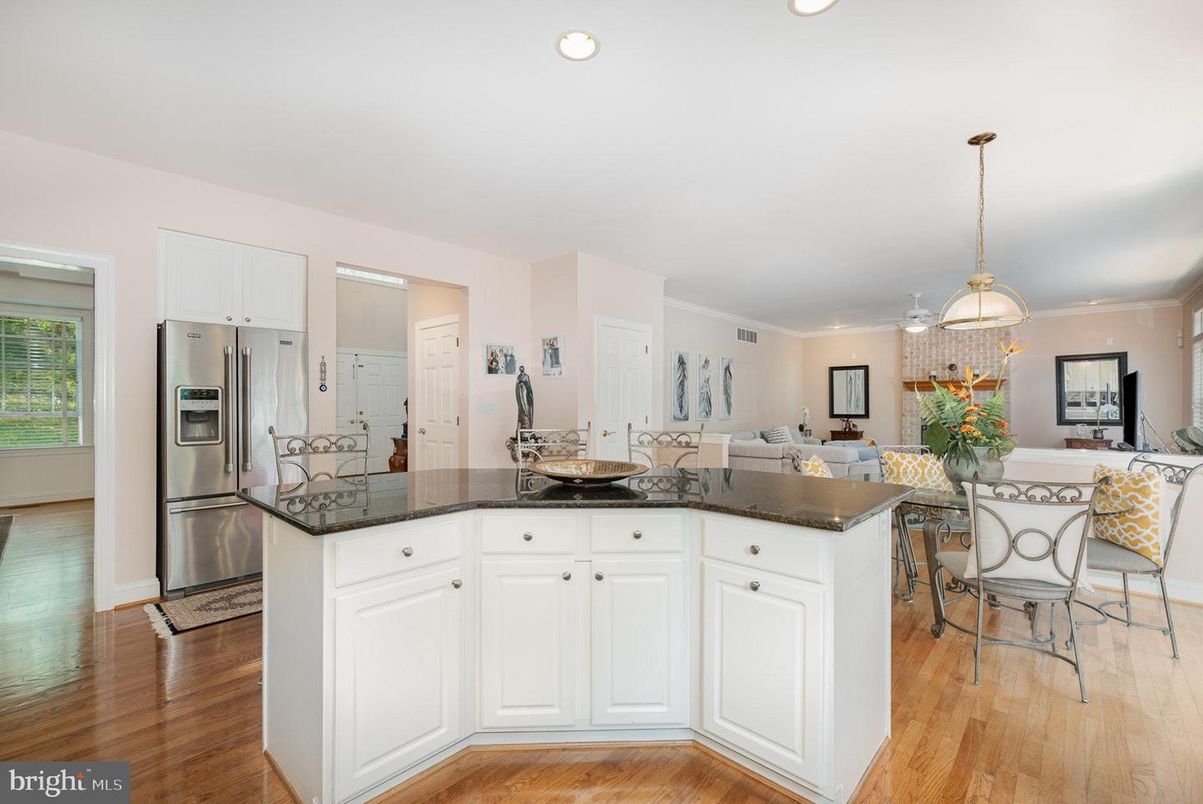 Dining room, Interior, Kitchen, Living room, Pendant Lights, Recessed Lighting, Stainless Steel Appliances, Wood Texture Flooring