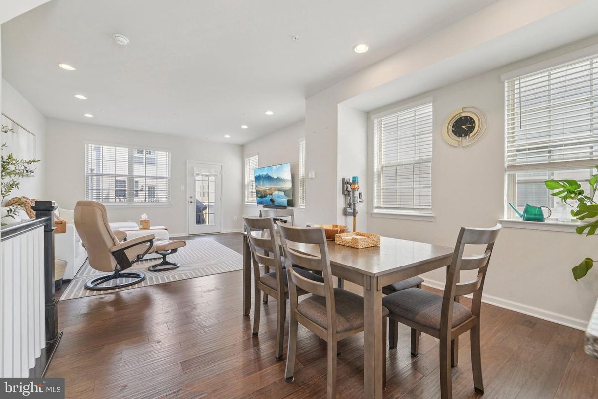 Dining room, Interior, Recessed Lighting, Wood Texture Flooring