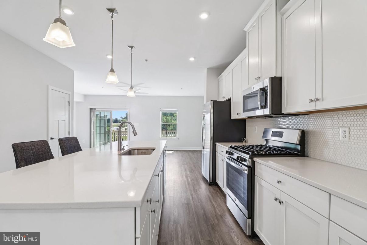 Interior, Kitchen, Pendant Lights, Recessed Lighting, Wood Texture Flooring