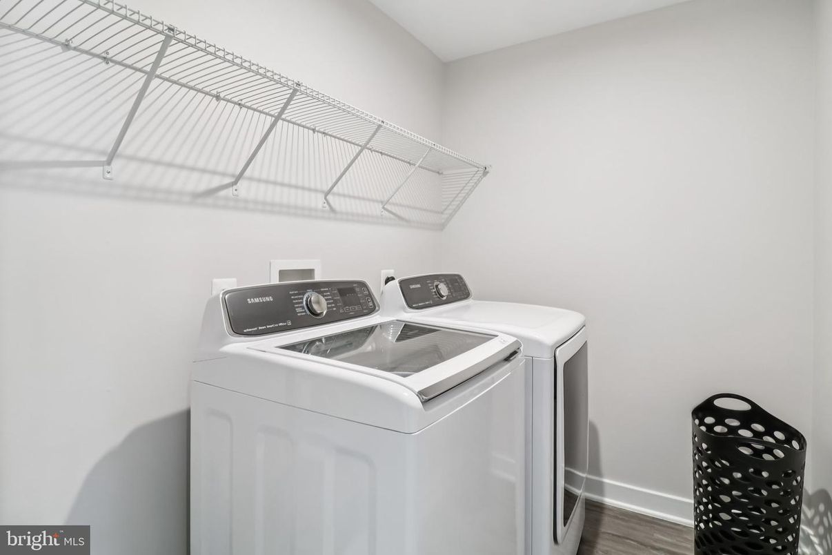Interior, Washer, Wood Texture Flooring