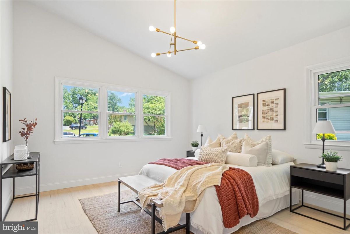Bedroom, Interior, Pendant Lights, Wood Texture Flooring