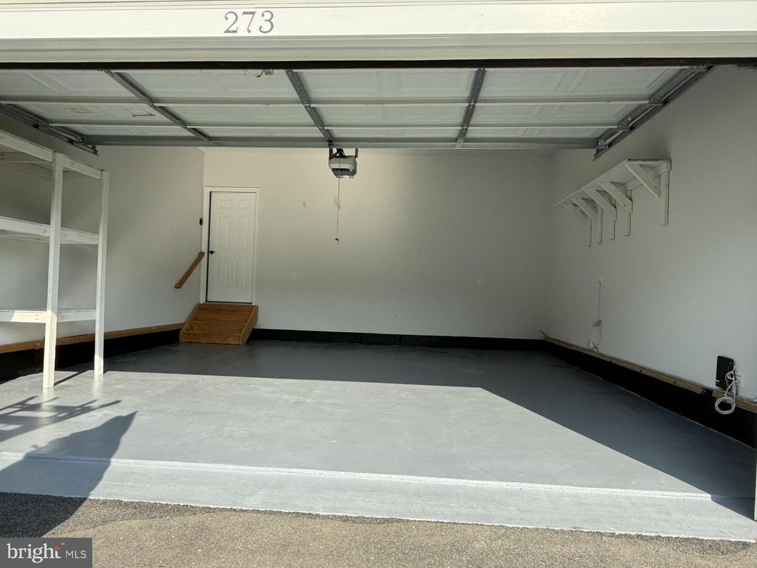 Garage, Interior