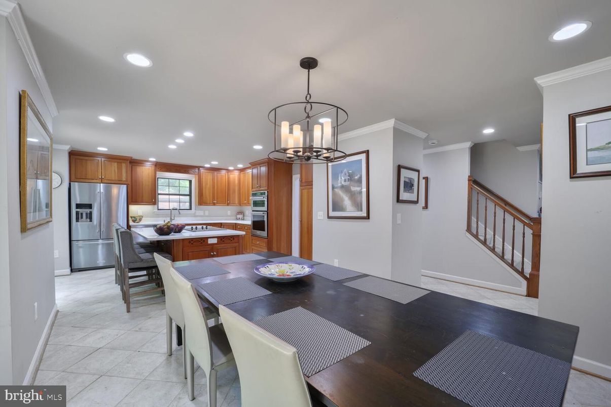 Dining room, Interior, Kitchen, Pendant Lights, Recessed Lighting, Stainless Steel Appliances