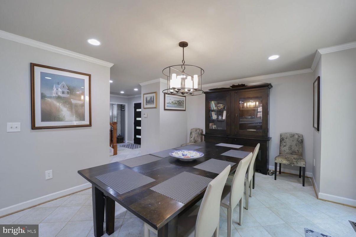 Dining room, Interior, Pendant Lights, Recessed Lighting