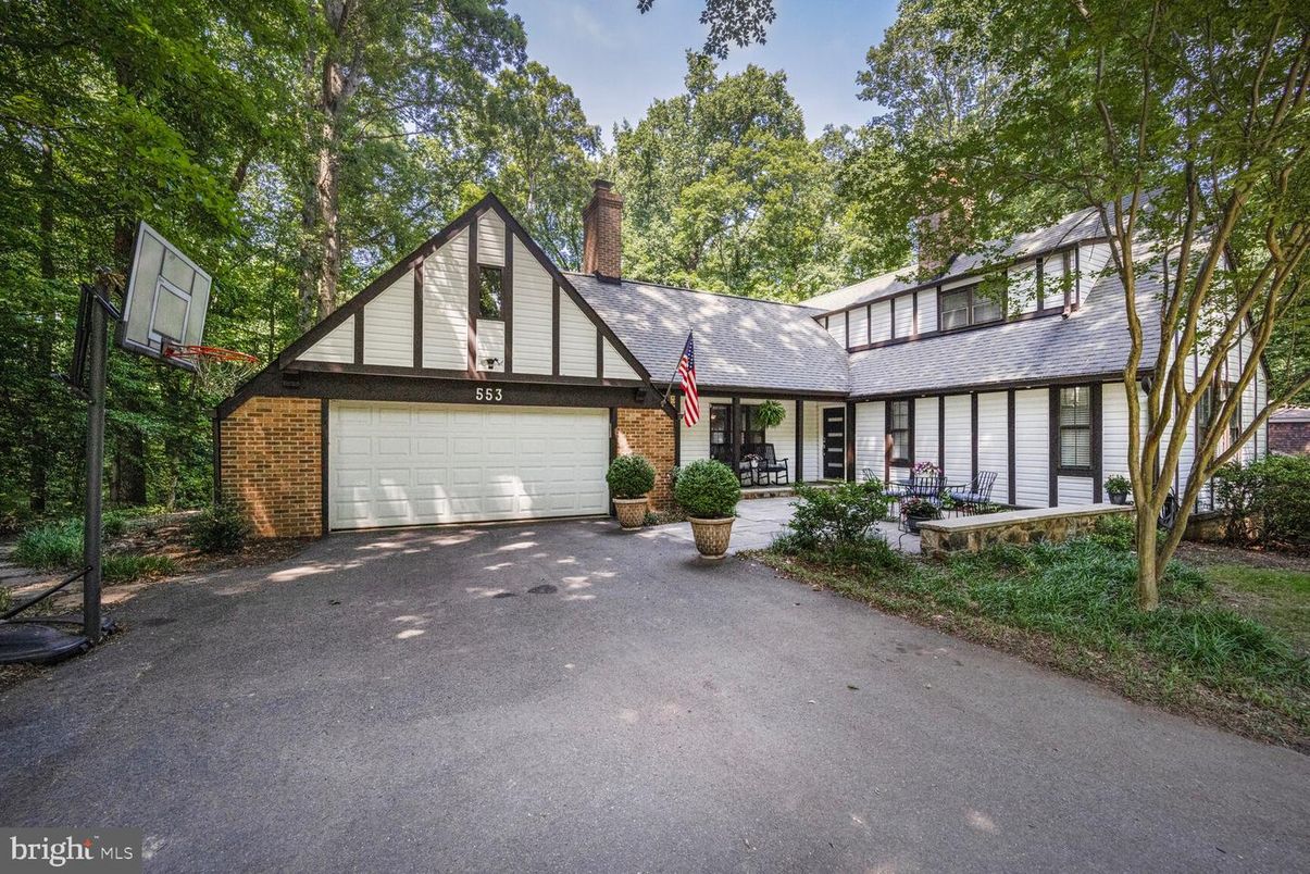 Attached, Exterior, Facade, Brick Facade, Tudor Revival