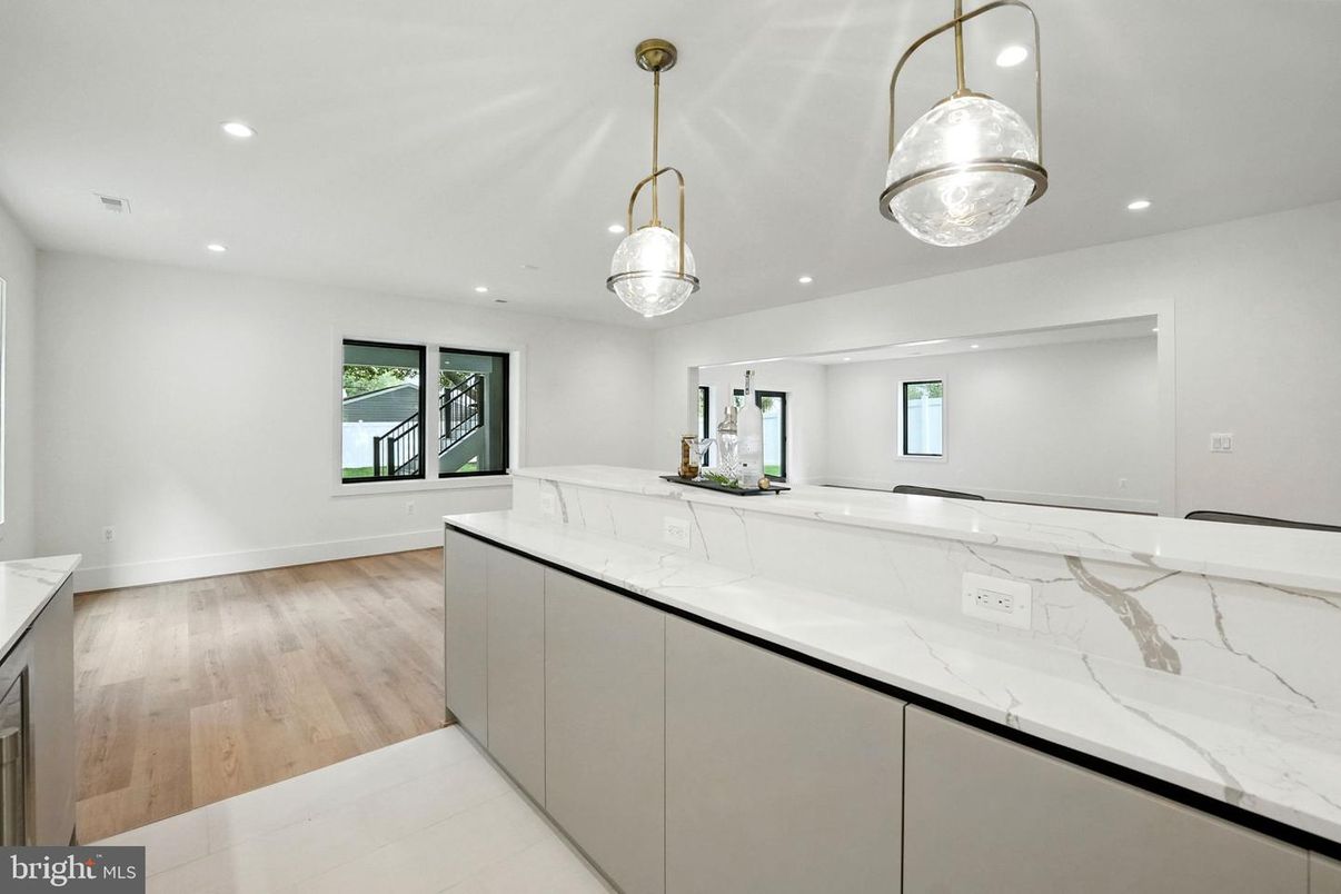 Interior, Pendant Lights, Recessed Lighting, Wood Texture Flooring