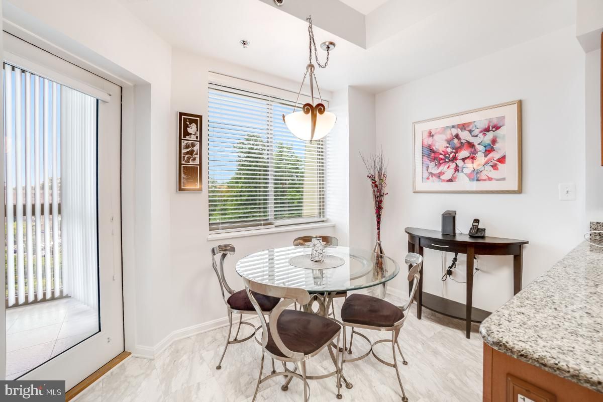 Dining room, Interior, Marble, Pendant Lights