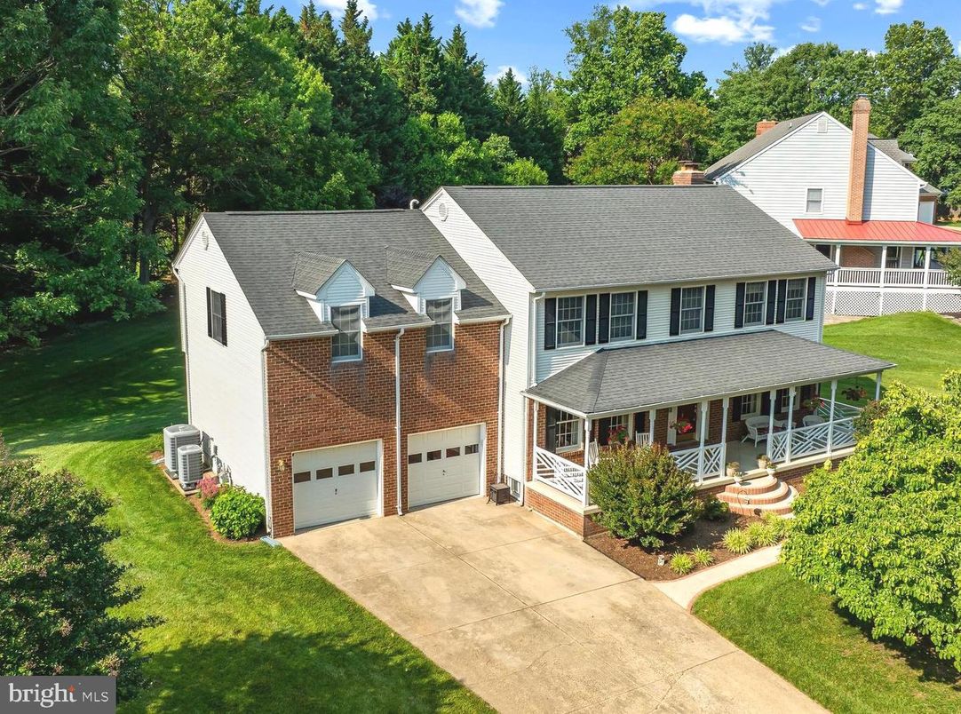 Attached, Exterior, Facade, Brick Facade, Cape Cod