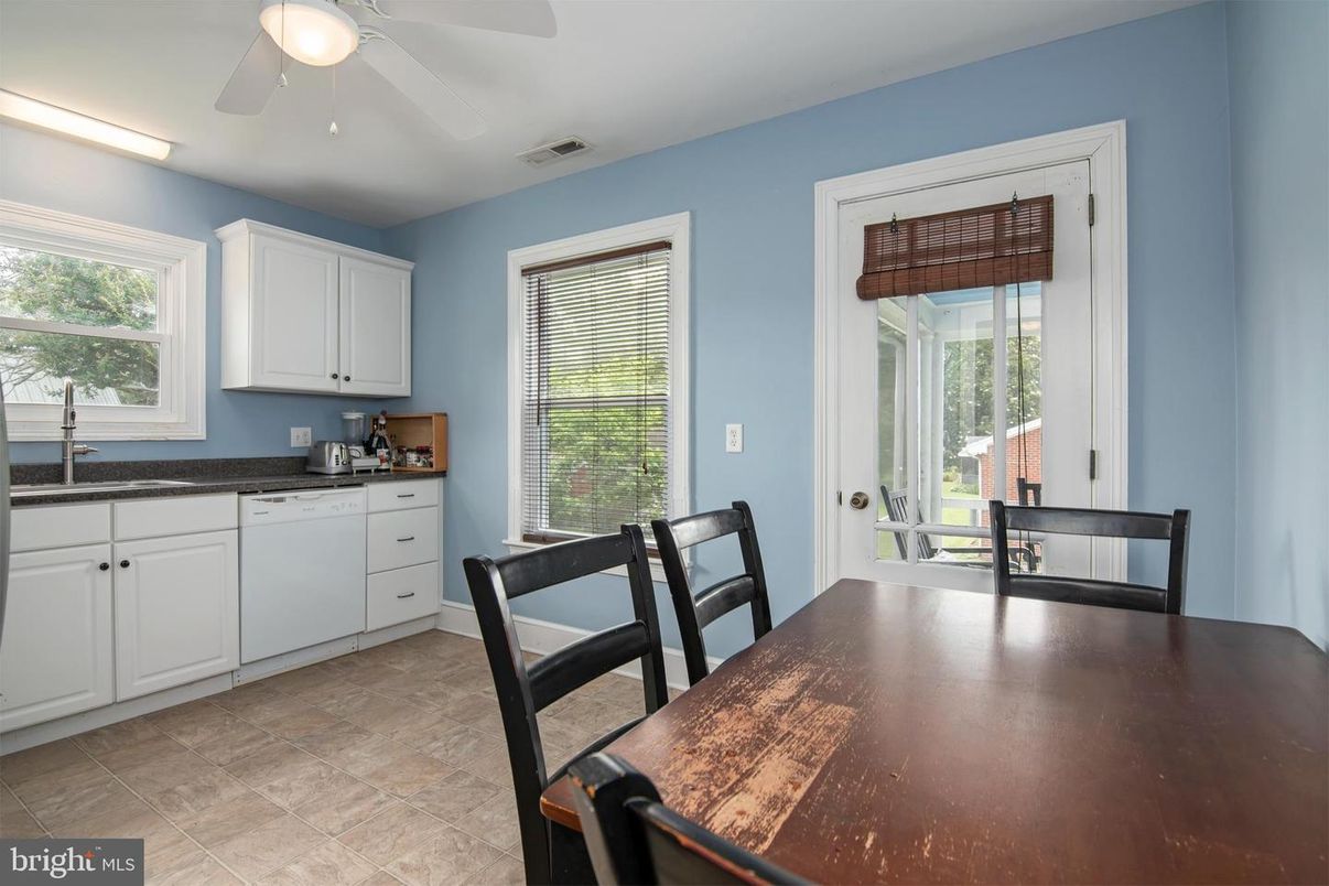 Dining room, Interior