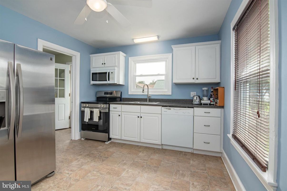 Interior, Kitchen, Stainless Steel Appliances