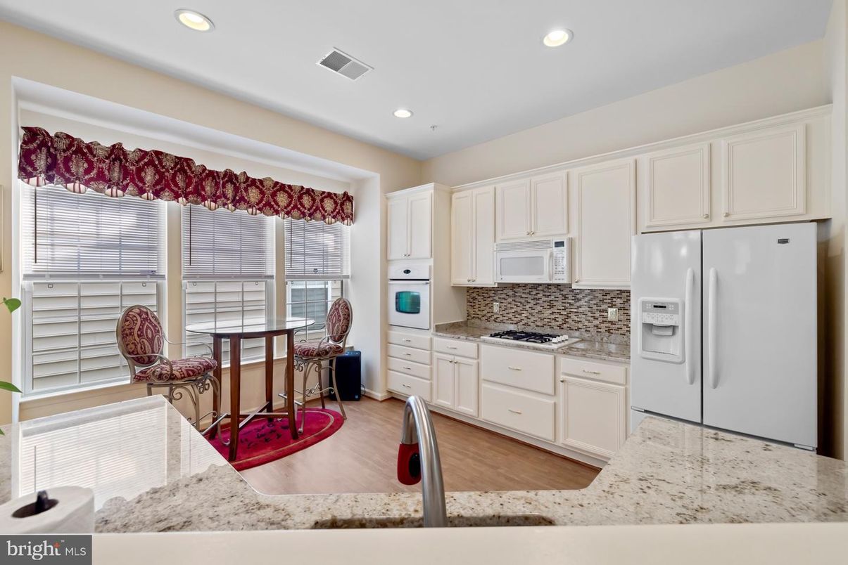 Dining room, Interior, Kitchen, Recessed Lighting, Wood Texture Flooring