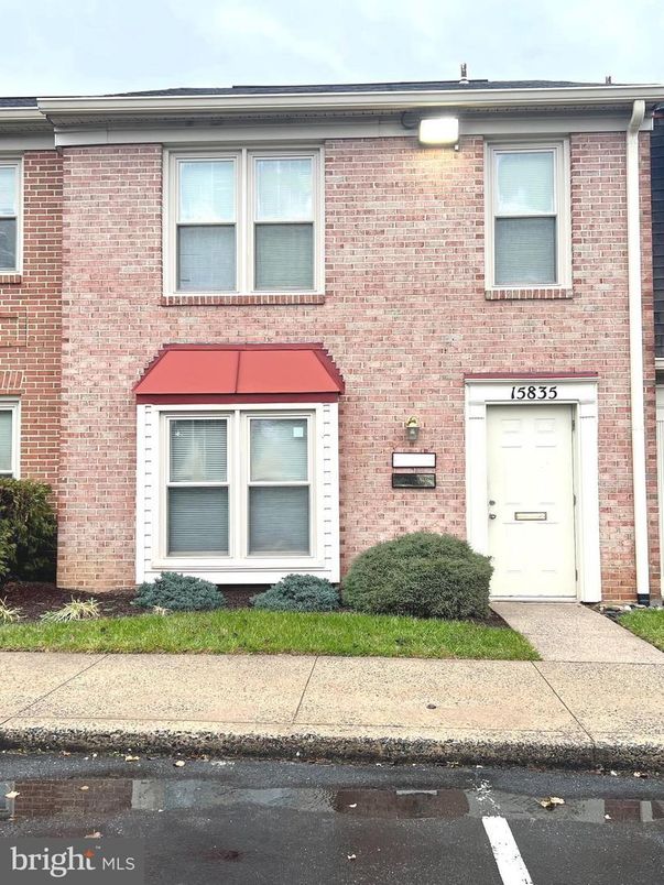 Exterior, Facade, Brick Facade, Rowhouse