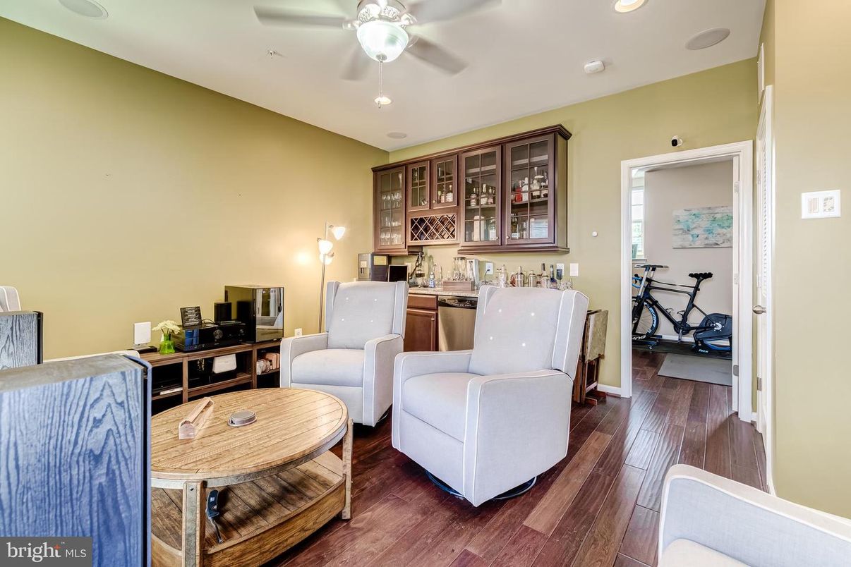 Interior, Recessed Lighting, Wood Texture Flooring