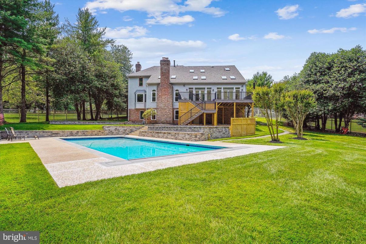 Backyard, Exterior, Pool
