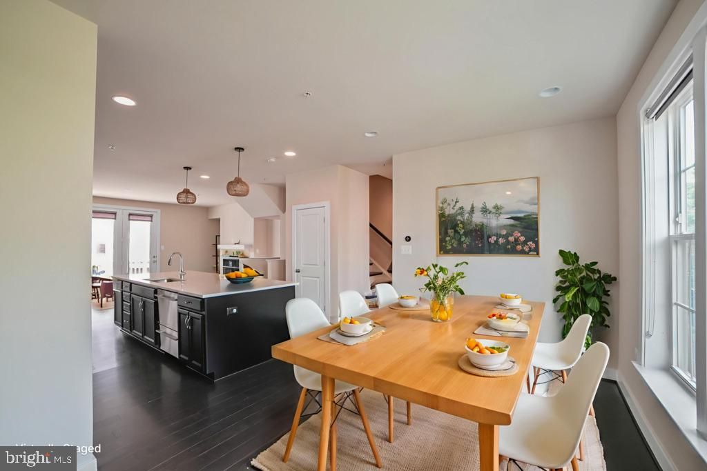 Dining room, Interior, Kitchen, Pendant Lights, Recessed Lighting, Wood Texture Flooring