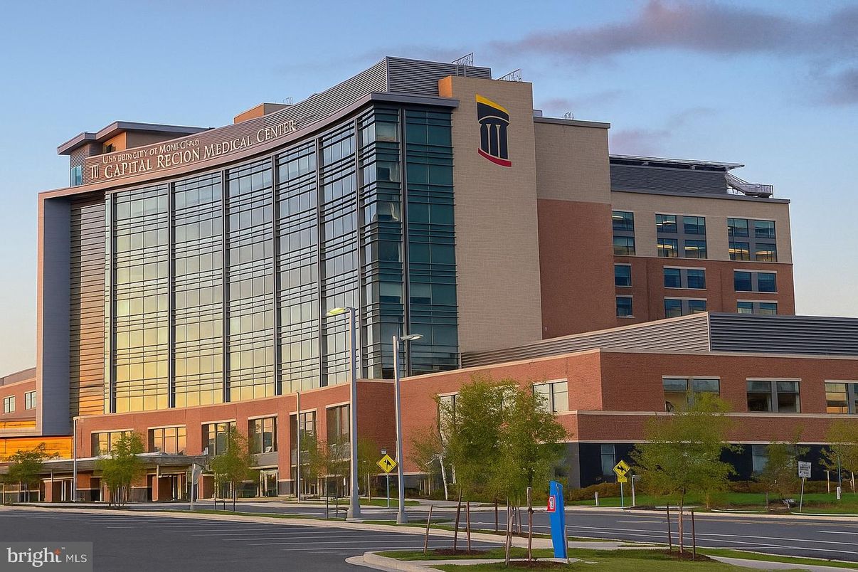 Exterior, Facade, Highrise