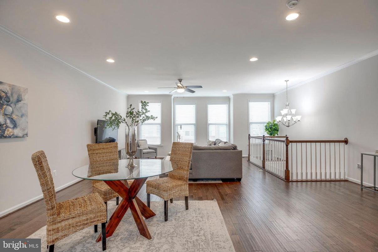 Chandelier, Dining room, Interior, Living room, Recessed Lighting, Wood Texture Flooring