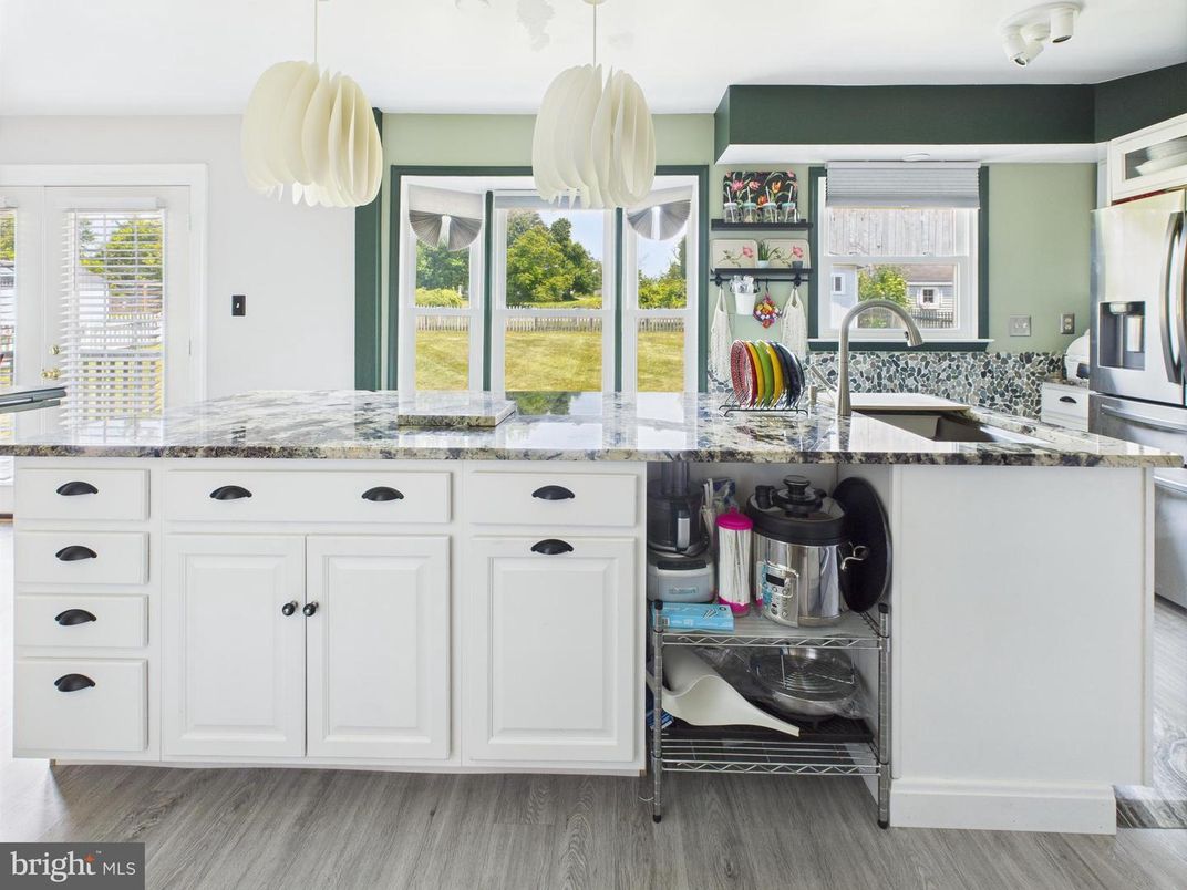 Interior, Kitchen, Pendant Lights, Wood Texture Flooring