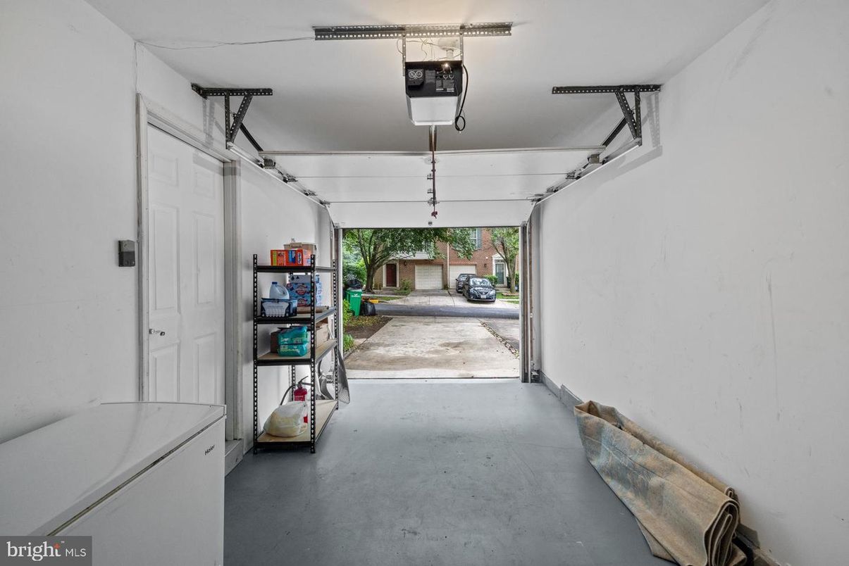Garage, Interior