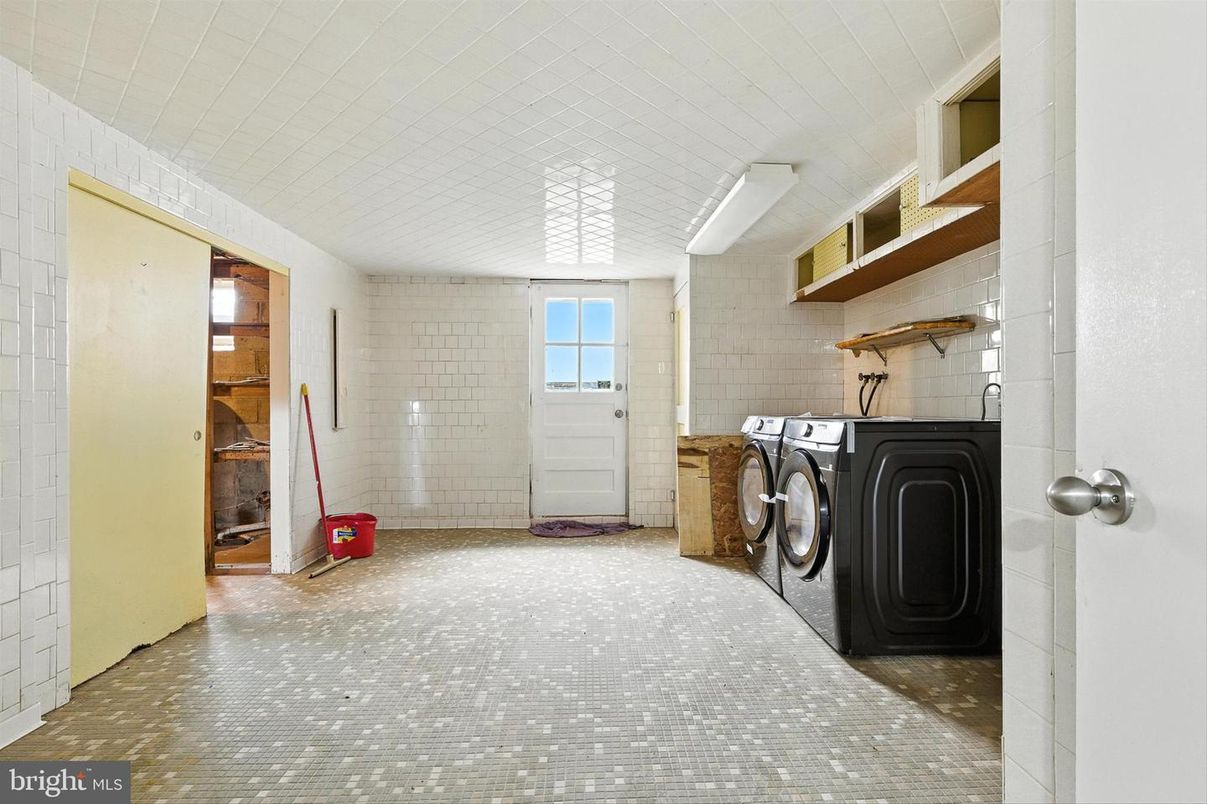 Interior, Washer