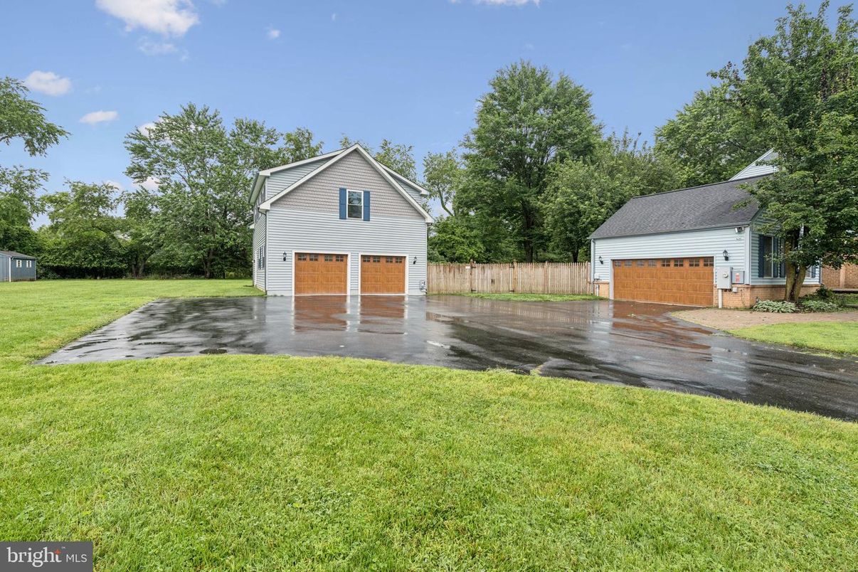 Backyard, Detached Garage, Exterior