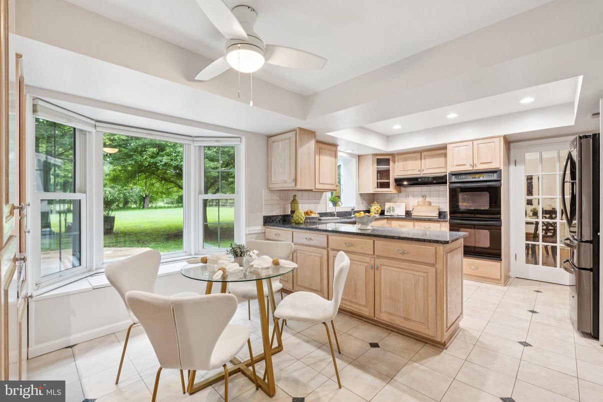 Dining room, Interior, Kitchen, Recessed Lighting